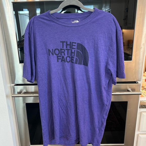 The North Face Deep Purple Tee, size W large, has wear/piling but GUC - Picture 2 of 5